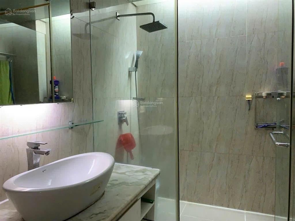 Bán nhà mặt tiền đường trần bình trọng, phường 3, quận 5