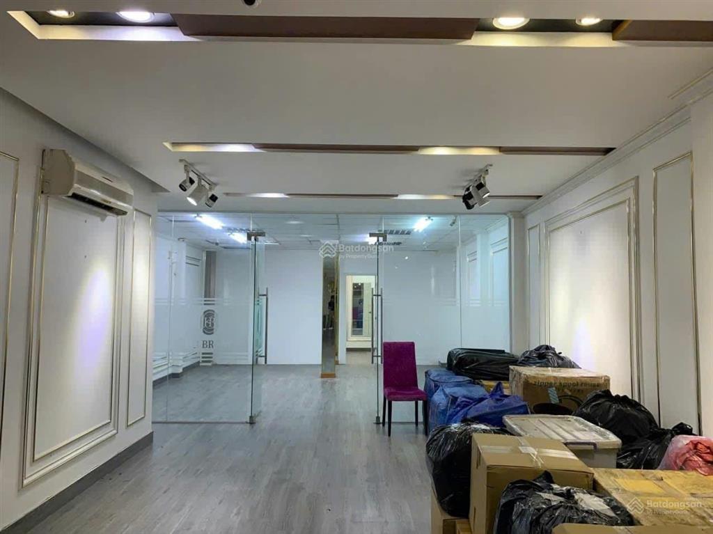 Bán nhà mặt tiền đường trần bình trọng, phường 3, quận 5