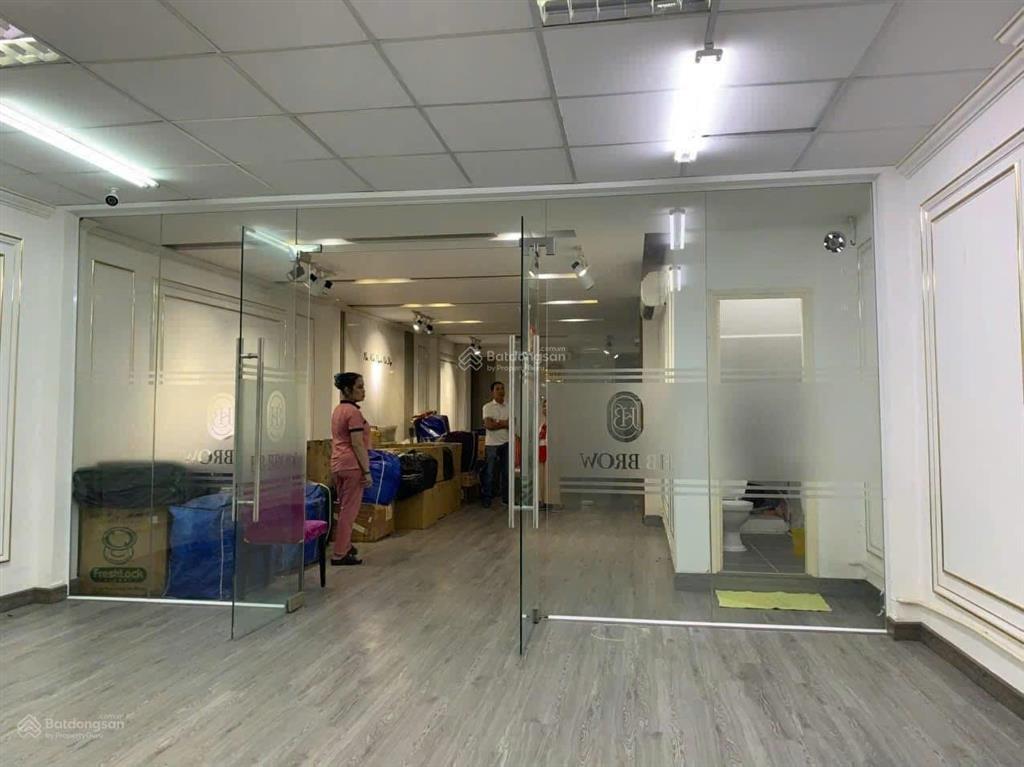 Bán nhà mặt tiền đường trần bình trọng, phường 3, quận 5