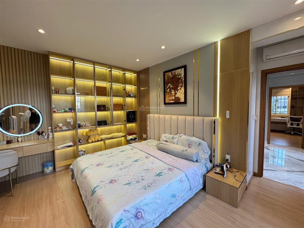 Bán duplex cảnh viên phú mỹ hưng 170m2 4pn căn góc lầu 10 giá thương lượng