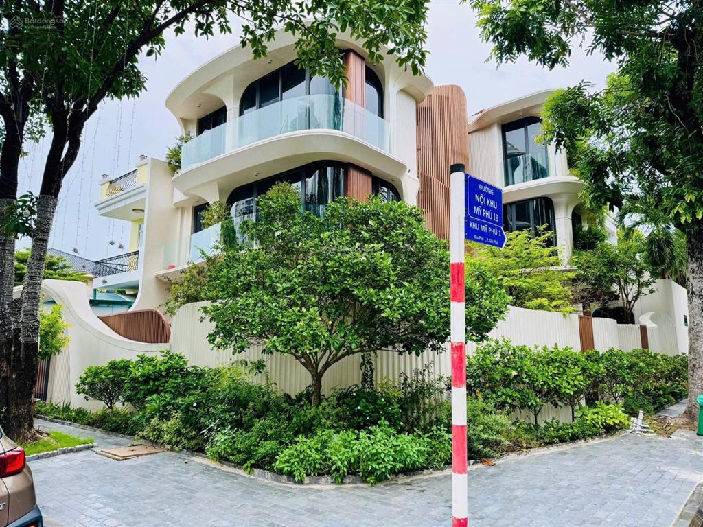 Bán biệt thự mỹ phú 1 phú mỹ hưng căn góc 2mt 291,5m2 full nt giá thương lượng