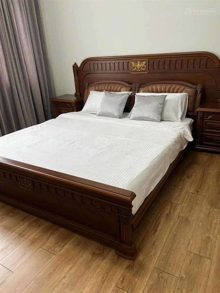 Cho thuê biệt thự tứ lập mỹ phú 1b phú mỹ hưng 5pn full nt giá 80tr