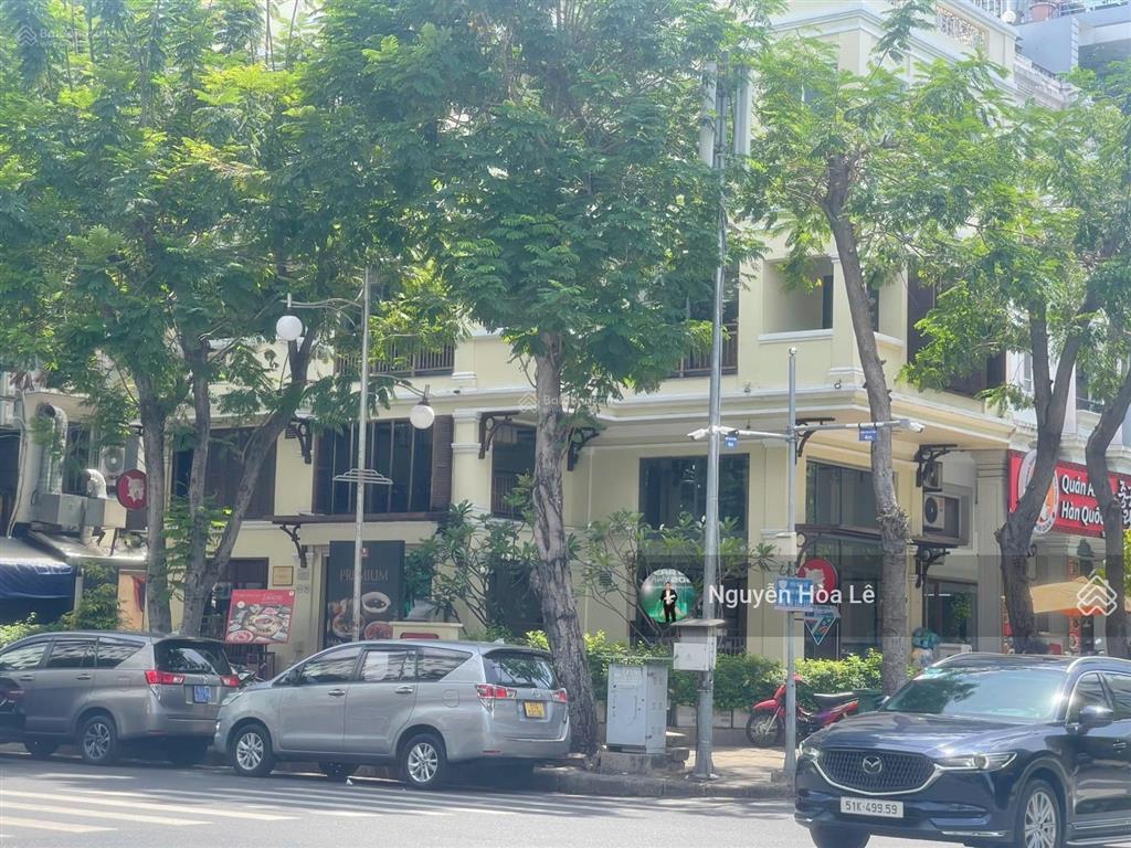 Cho thuê căn góc bùi bằng đoàn và số 6 khu hưng phước 4, vị trí rất đẹp phú mỹ hưng