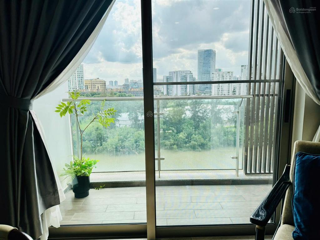Bán căn hộ cao cấp midtown phú mỹ hưng căn góc view sông đẹp