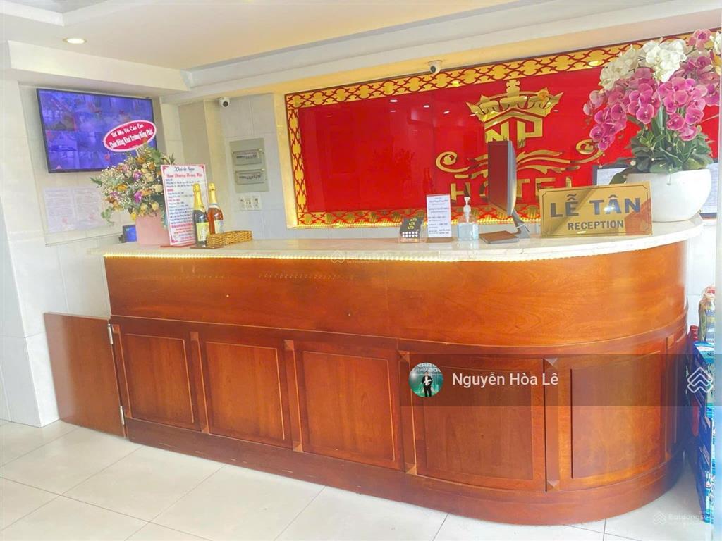 Bán khách sạn nam phương hoàng hậu kdc trung sơn, hai mặt tiền vị trí kinh doanh rất tốt