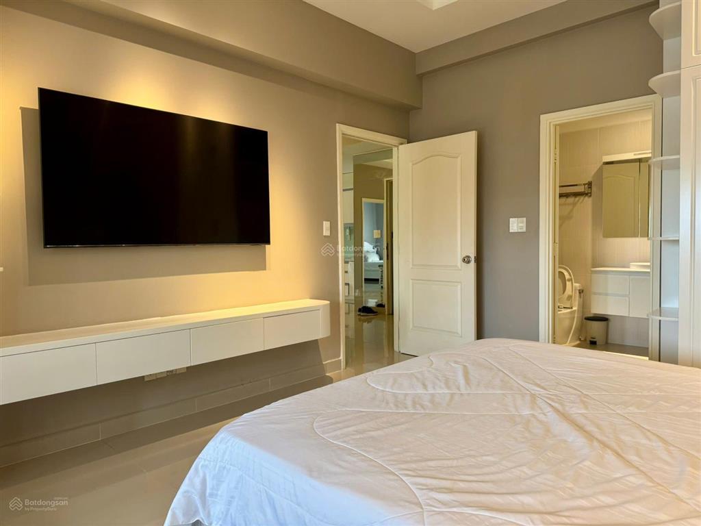 Cho thuê căn hộ riverside phú mỹ hưng, lầu 3 sân vườn rộng