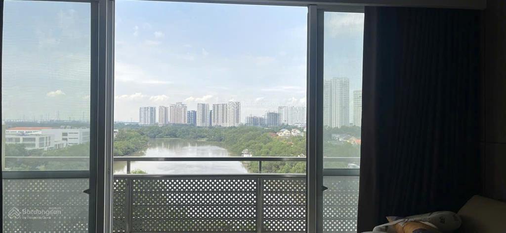 Bán căn hộ riverpark 1 phú mỹ hưng view sông lầu 8