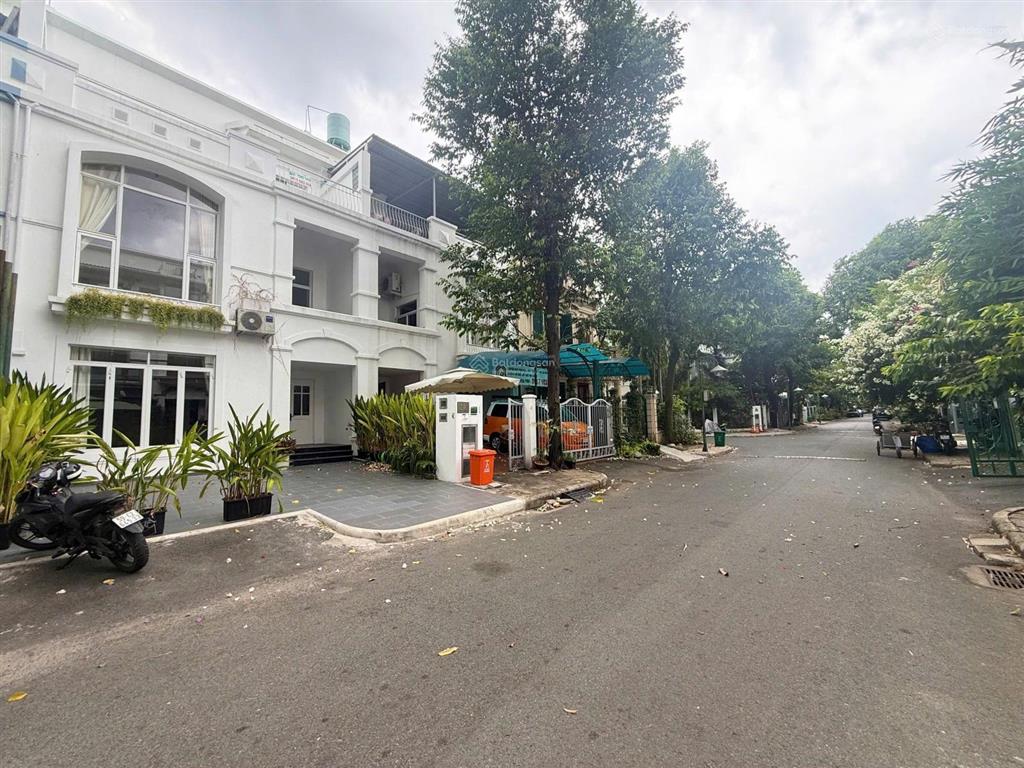Bán villa hưng thái 2 phú mỹ hưng 7x18m 4pn compound giá 31tỷ