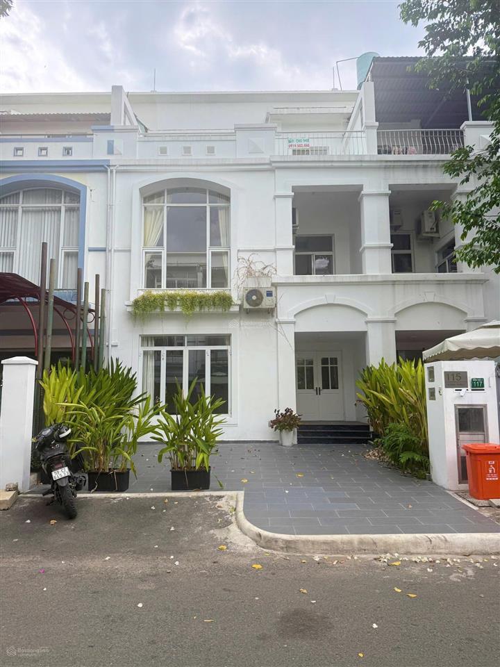 Bán villa hưng thái 2 phú mỹ hưng 7x18m 4pn compound giá 31tỷ