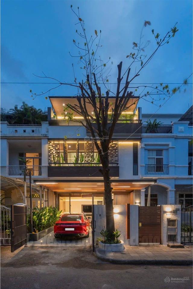 Bán biệt thự liên kế hưng thái phú mỹ hưng. nhà mới đẹp