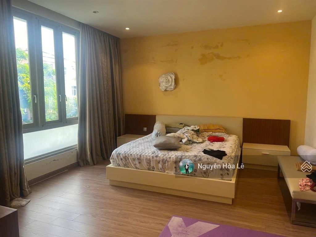 Cho thuê biệt thự nam đô mặt tiền đường 18, phú mỹ hưng | full nội thất gần công viên