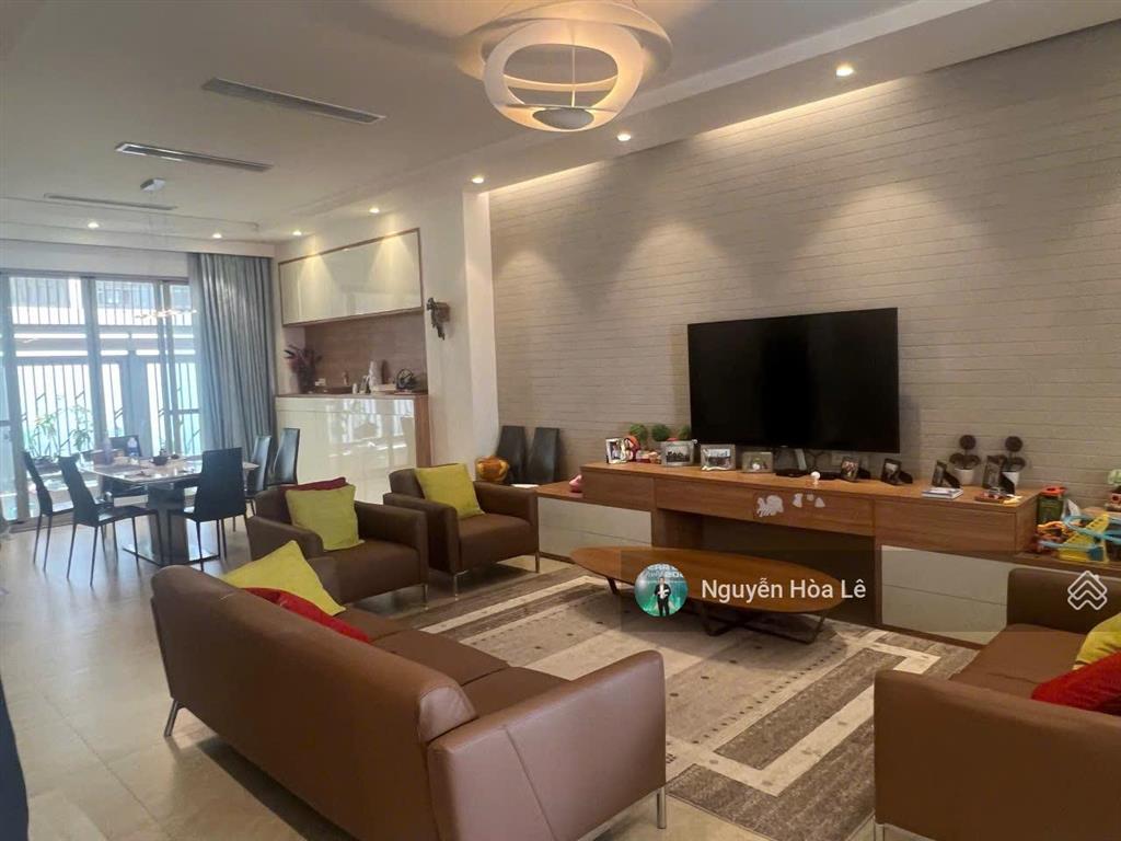 Cho thuê biệt thự nam đô mặt tiền đường 18, phú mỹ hưng | full nội thất gần công viên