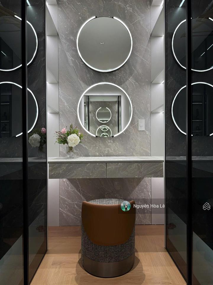 Bán căn hộ cao cấp nhà đẹp riverside residence phú mỹ hưng lầu 18