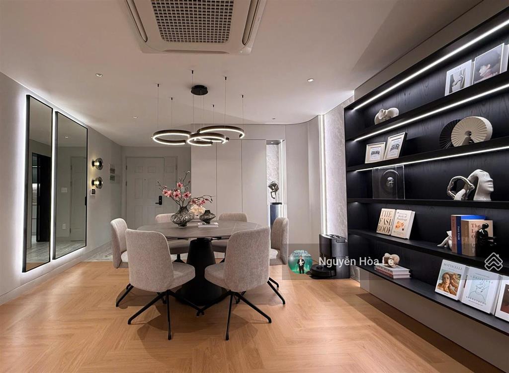 Bán căn hộ cao cấp nhà đẹp riverside residence phú mỹ hưng lầu 18
