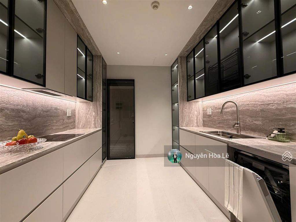 Bán căn hộ cao cấp nhà đẹp riverside residence phú mỹ hưng lầu 18