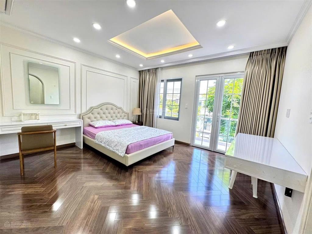 Cho thuê biệt thự mỹ thái 1 phú mỹ hưng 4pn full nội thất cao cấp giá 65 triệu/tháng