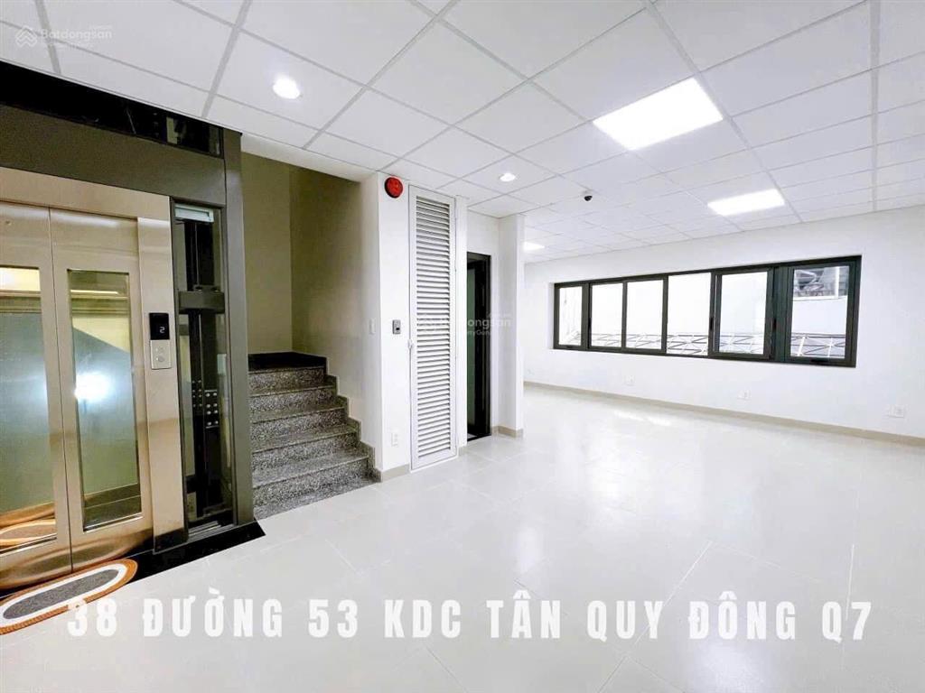 Cho thuê tòa nhà văn phòng quận 7 6x20m có thang máy gần lotte mart giá 50 triệu/tháng