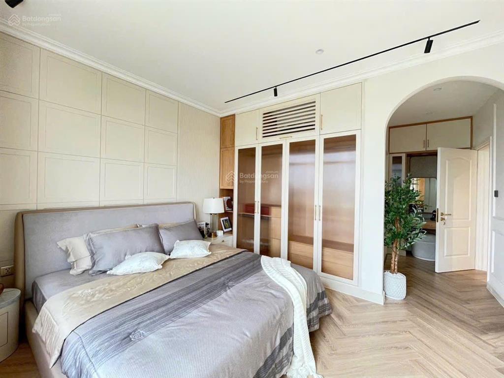 Bán căn hộ riverside residence phú mỹ hưng 130m 3pn view sông full nội thất giá 17.2 tỷ