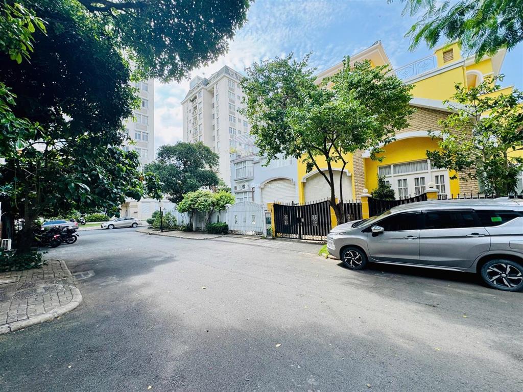 Bán biệt thự tứ lập mỹ thái 2a phú mỹ hưng 256m hướng tây bắc có hợp đồng thuê giá 85 tỷ