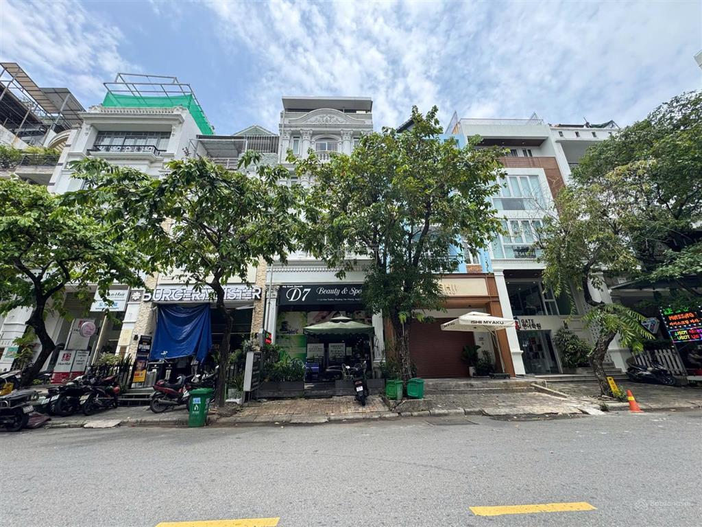 Bán nhà phố kinh doanh lê văn thêm hưng phước 3 phú mỹ hưng 6x18.5m có thang máy, giá 45 tỷ