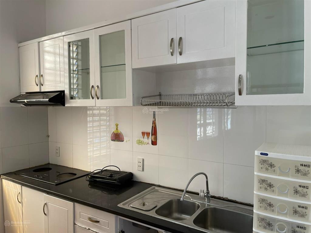 Cho thuê chung cư 212 nguyễn trãi quận 1. dt 70m2, căn góc