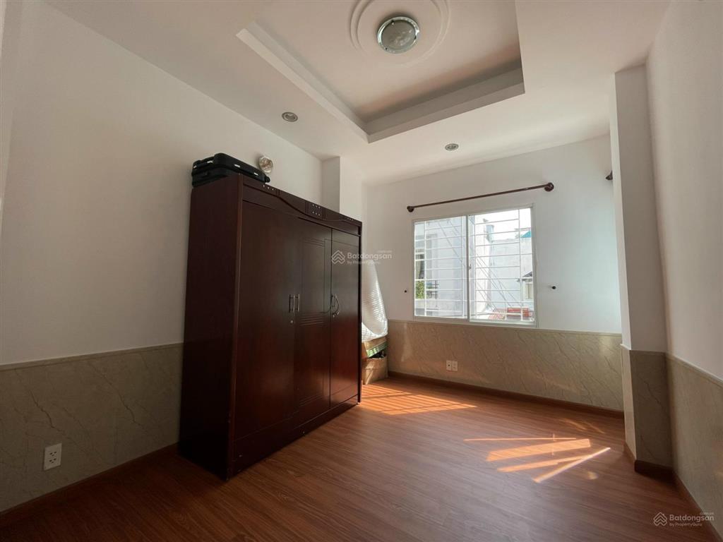 Cho thuê chung cư 212 nguyễn trãi quận 1. dt 70m2, căn góc