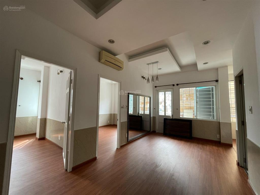 Cho thuê chung cư 212 nguyễn trãi quận 1. dt 70m2, căn góc