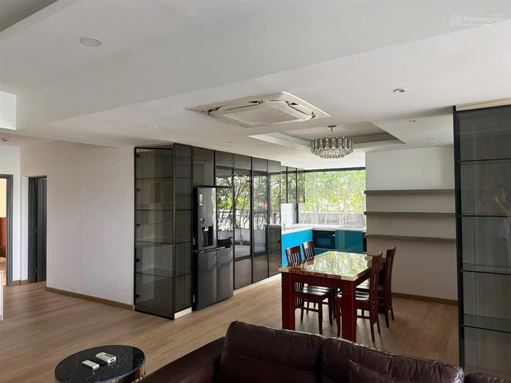 Cho thuê căn hộ riverside phú mỹ hưng 236m2 2pn sân vườn view sông lầu 3 giá 60 triệu