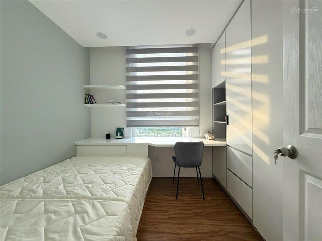 Cho thuê căn hộ star hill phú mỹ hưng 94m2 3pn full nội thất lầu 16 giá 35 triệu