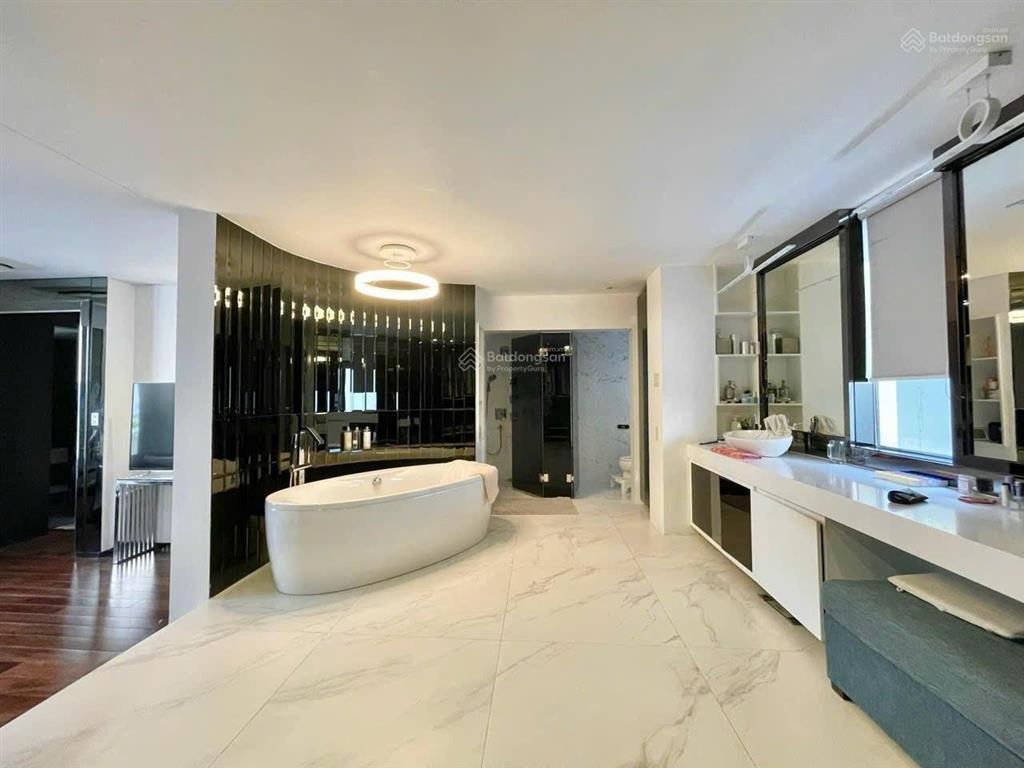 Cho thuê biệt thự đơn mỹ tú 2 phú mỹ hưng 500m2 hồ bơi 4pn nội thất cao cấp giá 130 triệu/tháng