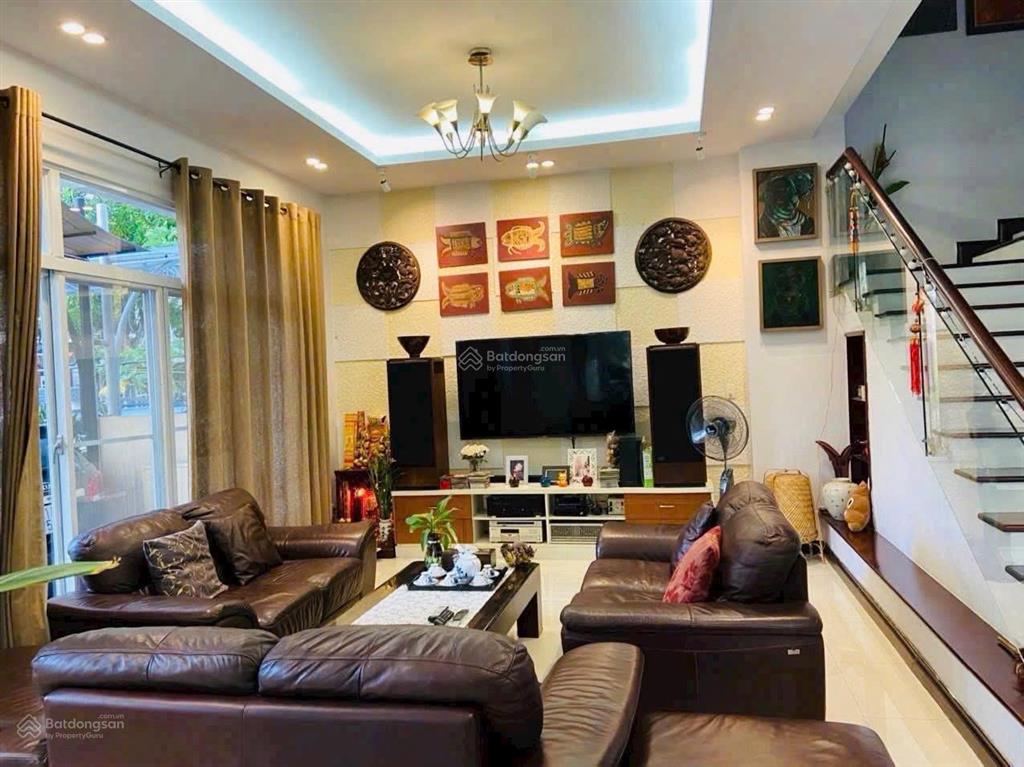 Bán biệt thự mỹ thái 3 phú mỹ hưng căn góc công viên 180m2 hướng đông nam, giá 50 tỷ