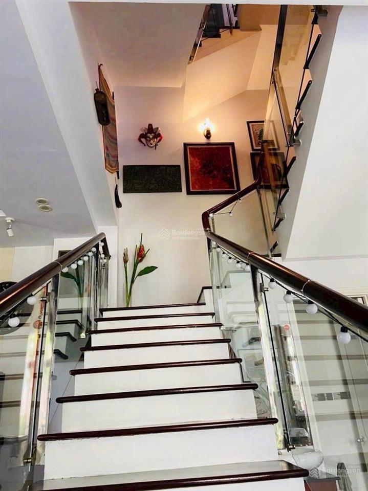 Bán biệt thự mỹ thái 3 phú mỹ hưng căn góc công viên 180m2 hướng đông nam, giá 50 tỷ
