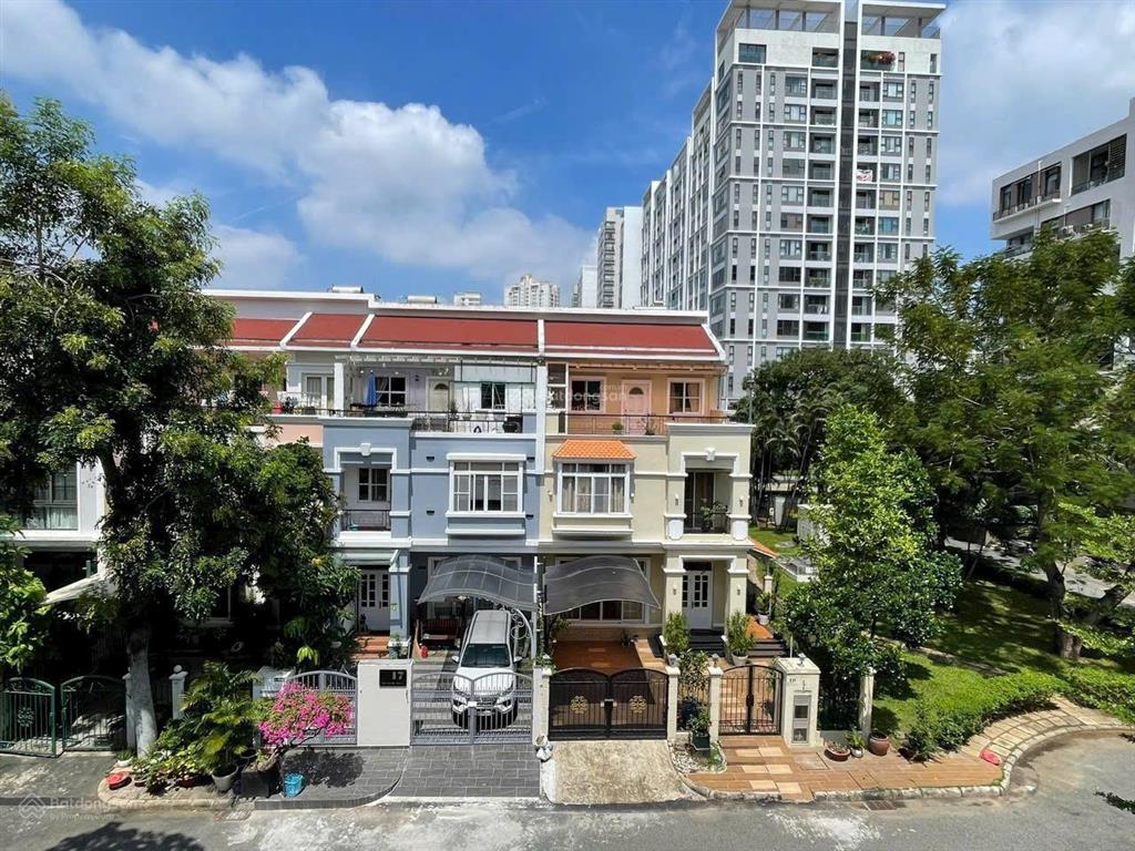Bán biệt thự mỹ thái 3 phú mỹ hưng căn góc công viên 180m2 hướng đông nam, giá 50 tỷ