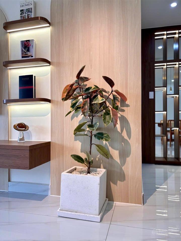 Bán căn hộ mỹ khánh 2a phú mỹ hưng 118m 3pn lầu 8 nhà mới đẹp giá 9 tỷ