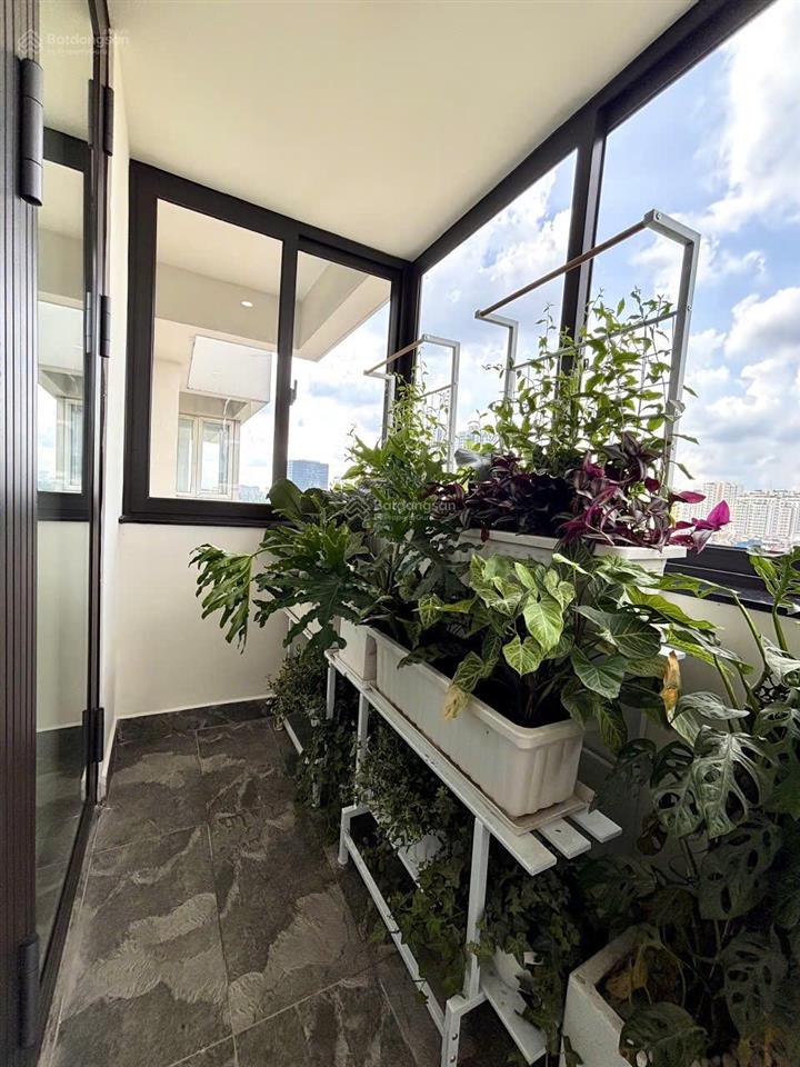 Bán căn hộ mỹ khánh 2a phú mỹ hưng 118m 3pn lầu 8 nhà mới đẹp giá 9 tỷ