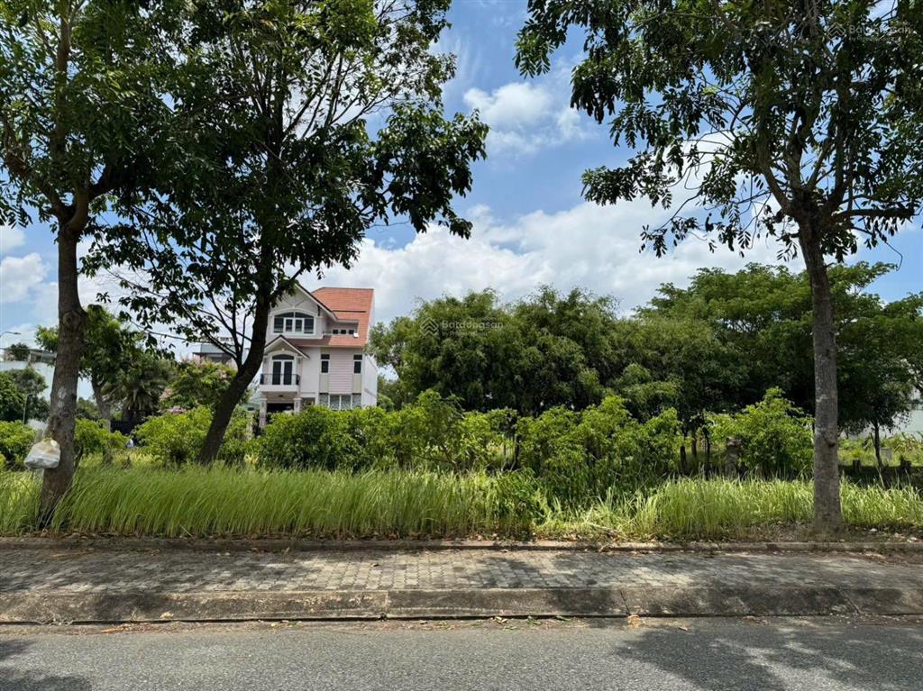 Bán lô đất b5  15 kdc phú mỹ, quận 7 10x25m view sông