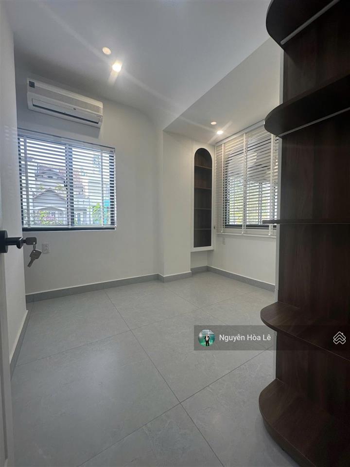 Bán căn hộ hưng vượng 2 phú mỹ hưng 62m 2pn nhà mới có hđ thuê giá 4,65 tỷ
