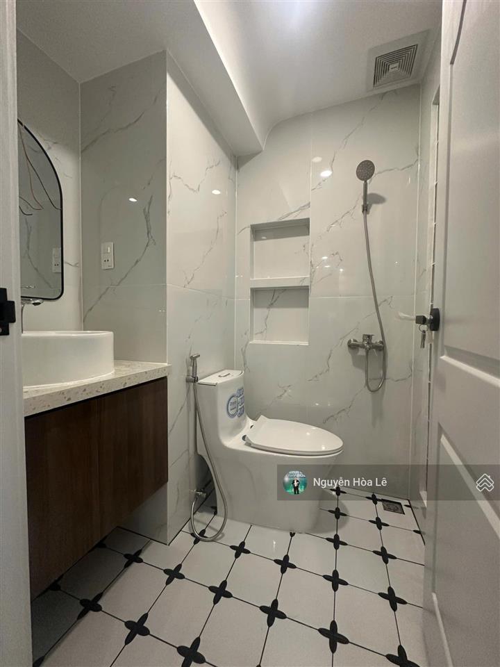 Bán căn hộ hưng vượng 2 phú mỹ hưng 62m 2pn nhà mới có hđ thuê giá 4,65 tỷ