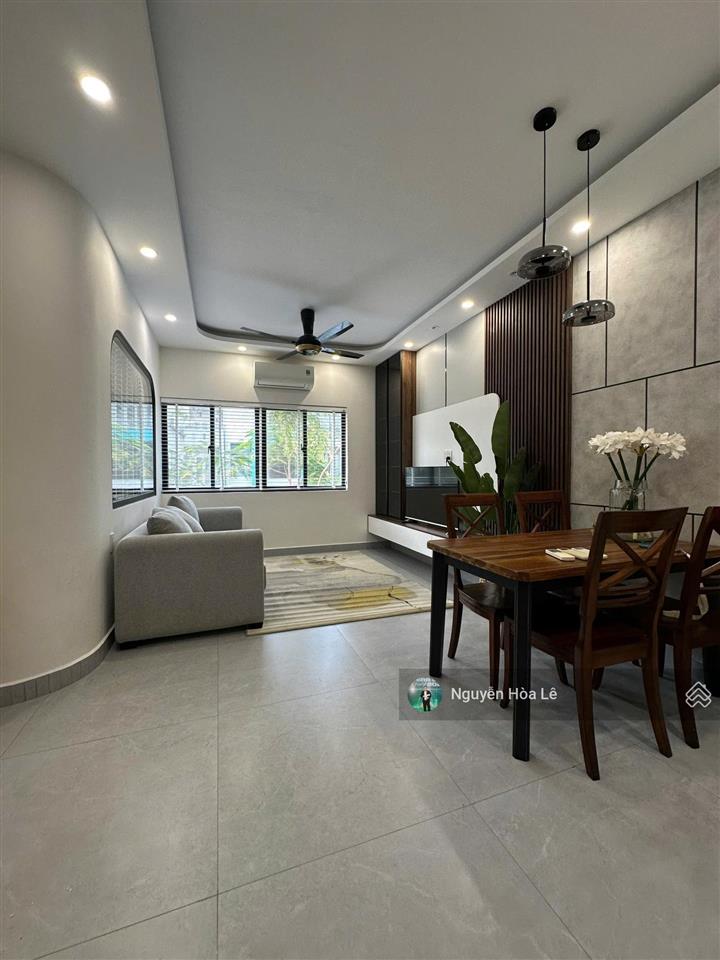 Bán căn hộ hưng vượng 2 phú mỹ hưng 62m 2pn nhà mới có hđ thuê giá 4,65 tỷ