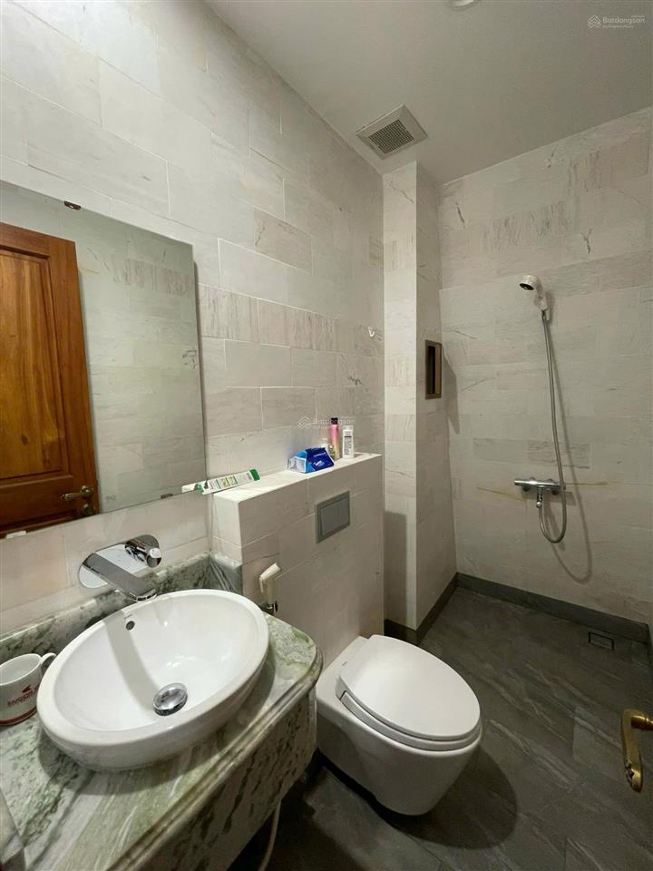Cho thuê khách sạn r3  36 hưng phước 3, đường số 6, kế công viên