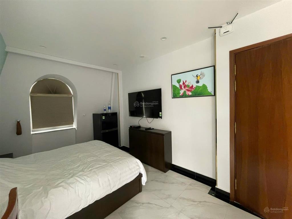 Cho thuê khách sạn r3  36 hưng phước 3, đường số 6, kế công viên