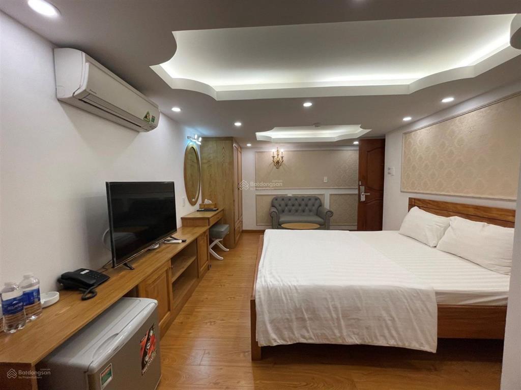 Cần cho thuê khách sạn phú mỹ hưng, căn góc có đầy đủ nội thất đẹp.  0907 894 ***
