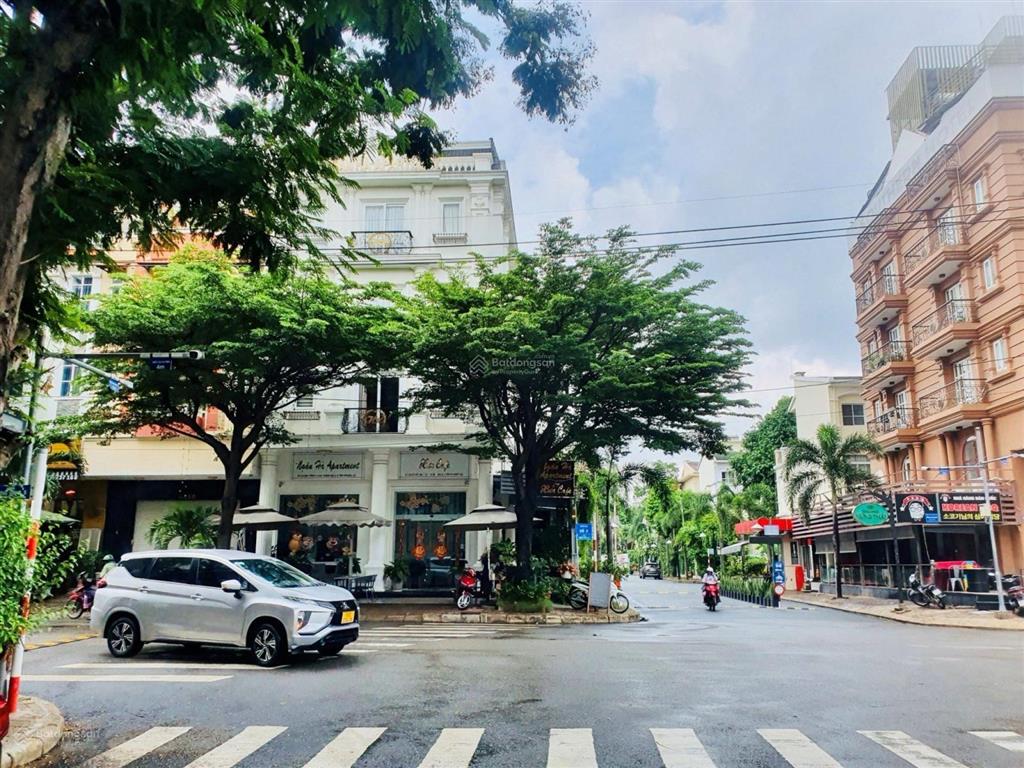 Cần cho thuê khách sạn phú mỹ hưng, căn góc có đầy đủ nội thất đẹp.  0907 894 ***