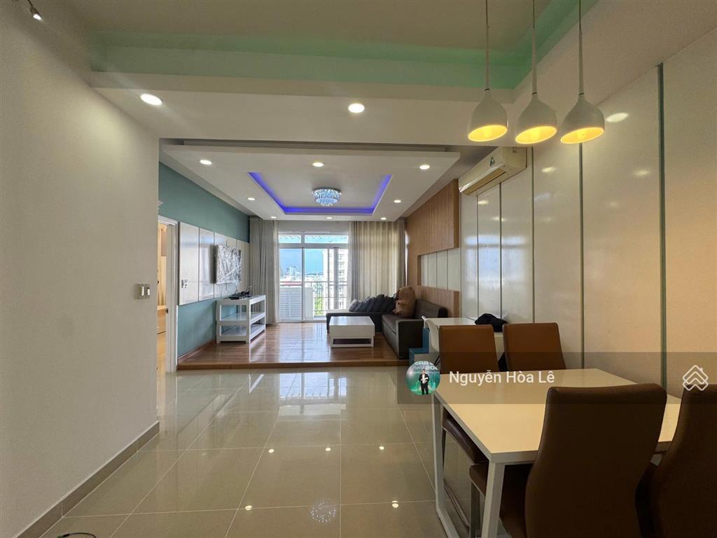 Cho thuê căn hộ cảnh viên 3 phú mỹ hưng 120m2 căn góc 3pn lầu 9 giá 26 triệu/tháng