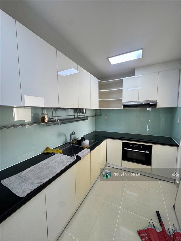 Cho thuê căn hộ cảnh viên 3 phú mỹ hưng 120m2 căn góc 3pn lầu 9 giá 26 triệu/tháng