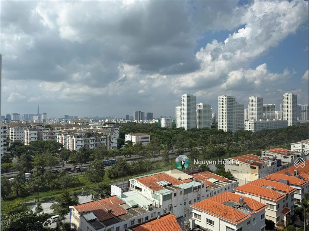 Cho thuê duplex mỹ khánh phú mỹ hưng 198m2 4pn lầu 9 nhà mới giá 40 triệu/th
