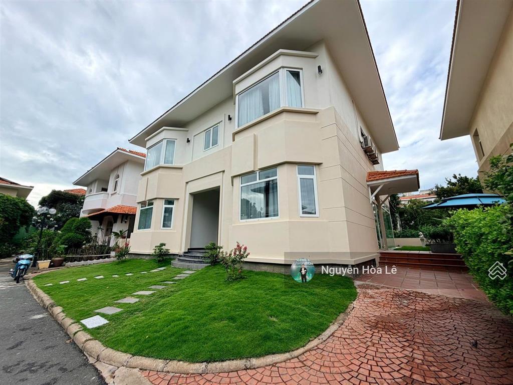 Cho thuê biệt thự phú gia phú mỹ hưng 317,3m2 4pn, sân vườn, giá 91 triệu/tháng