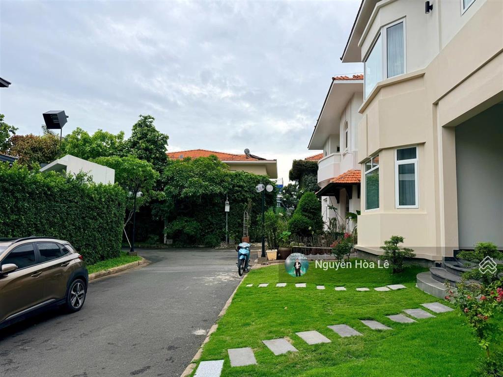 Cho thuê biệt thự phú gia phú mỹ hưng 317,3m2 4pn, sân vườn, giá 91 triệu/tháng