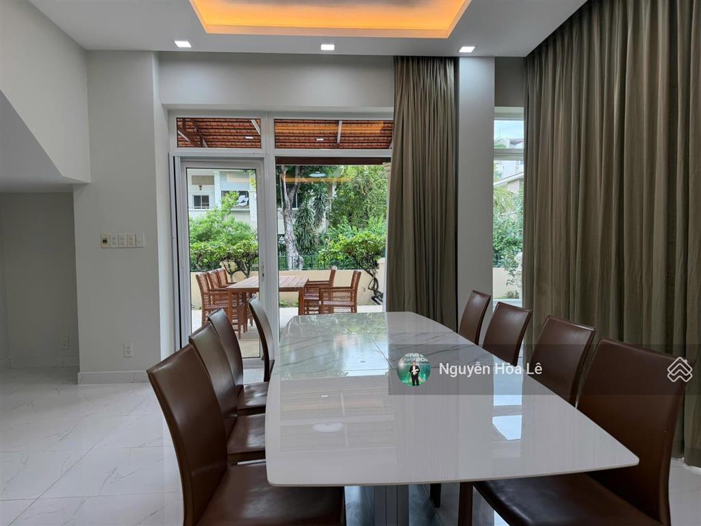 Cho thuê biệt thự phú gia phú mỹ hưng 317,3m2 4pn, sân vườn, giá 91 triệu/tháng