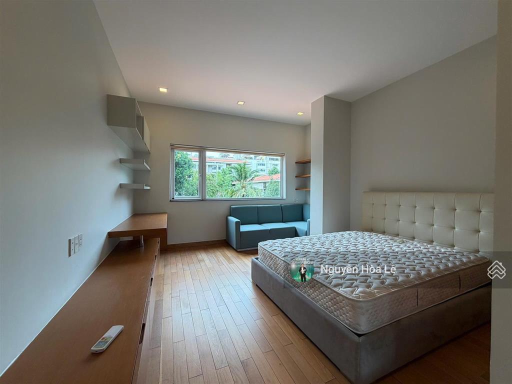 Cho thuê biệt thự phú gia phú mỹ hưng 317,3m2 4pn, sân vườn, giá 91 triệu/tháng